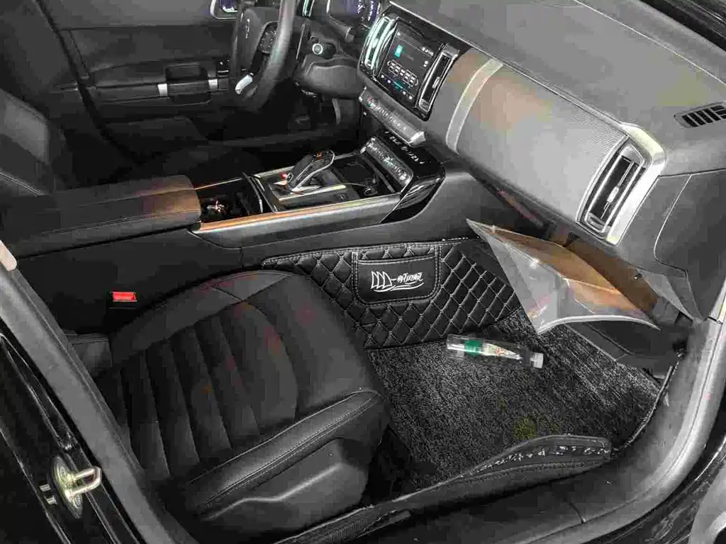 Photo 4 - Citroën C6