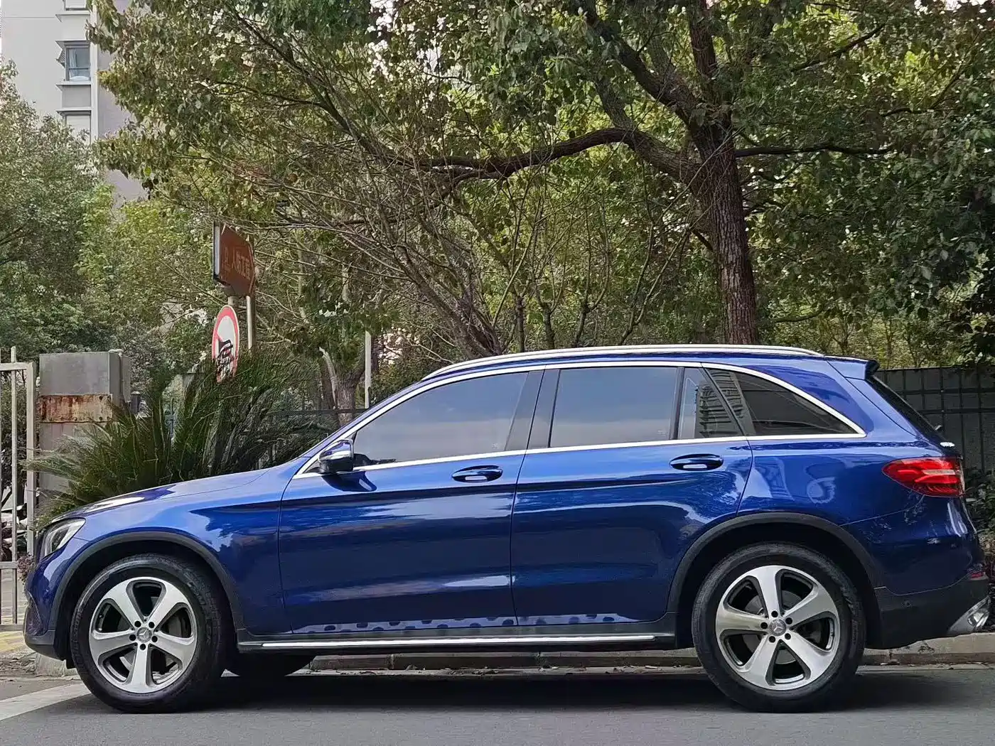 Mercedes-Benz GLC 2016 GLC 260 4MATIC Luxury фото 2