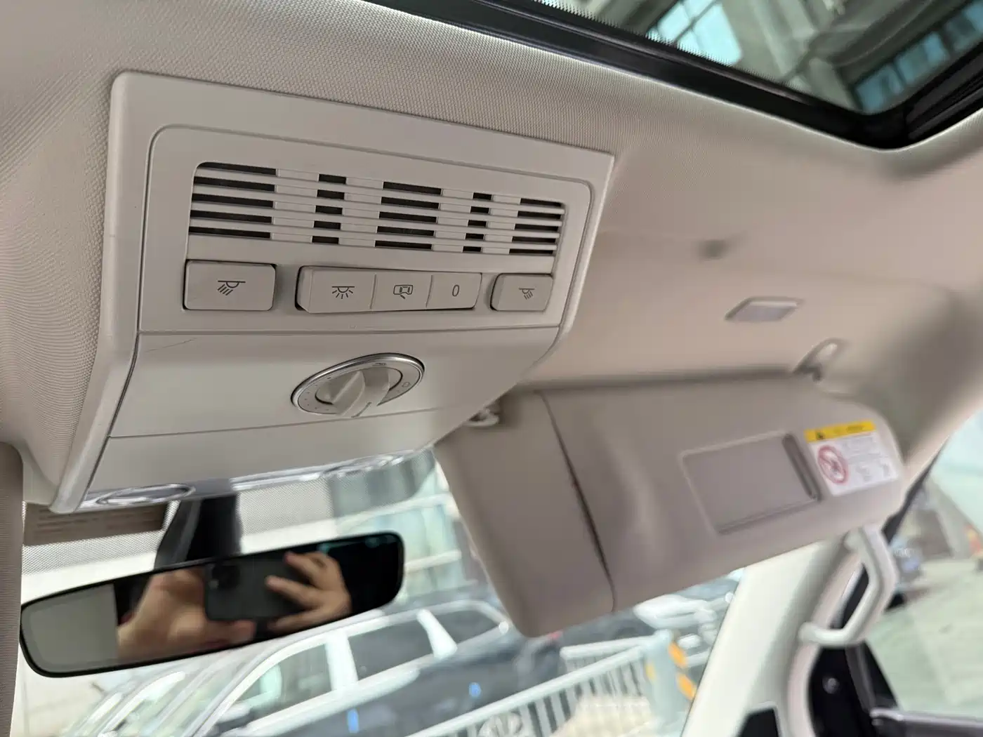 Volkswagen Multivan 2018 2.0TSI 4WD Premium Edition 7-Seater фото 23
