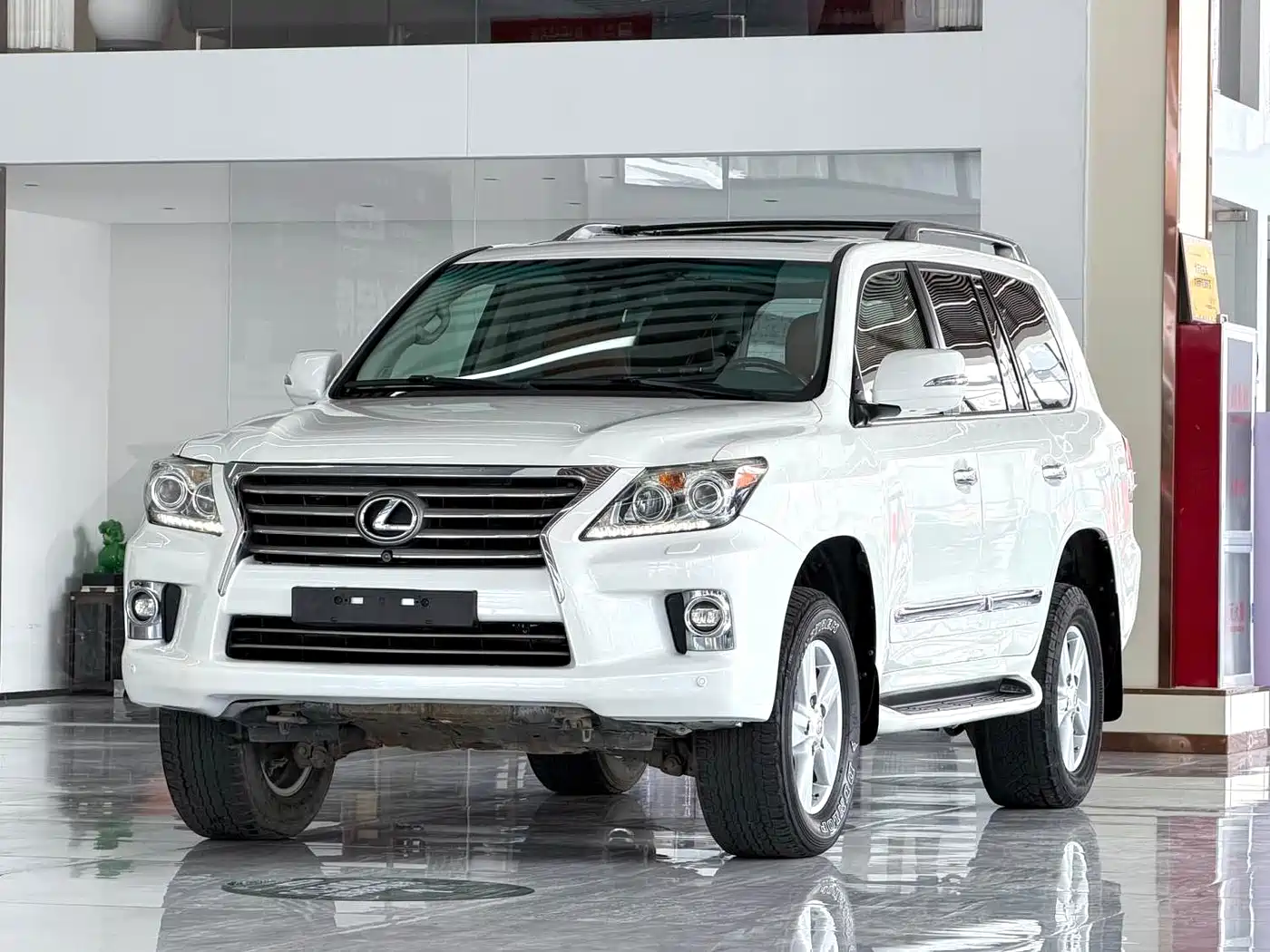 Lexus LX 2013 570