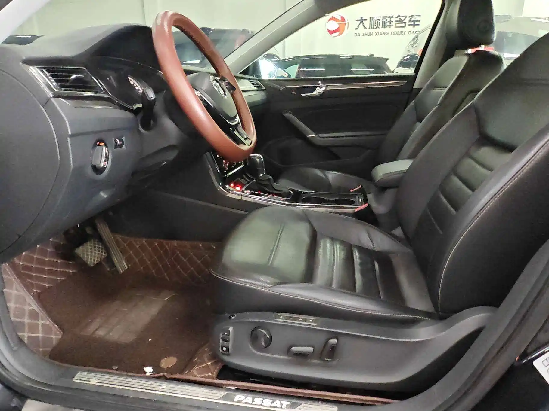 صورة 7 - Volkswagen Passat