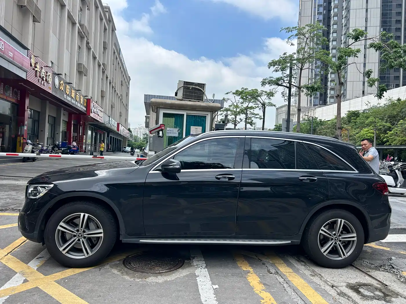 MERCEDES-BENZ GLC