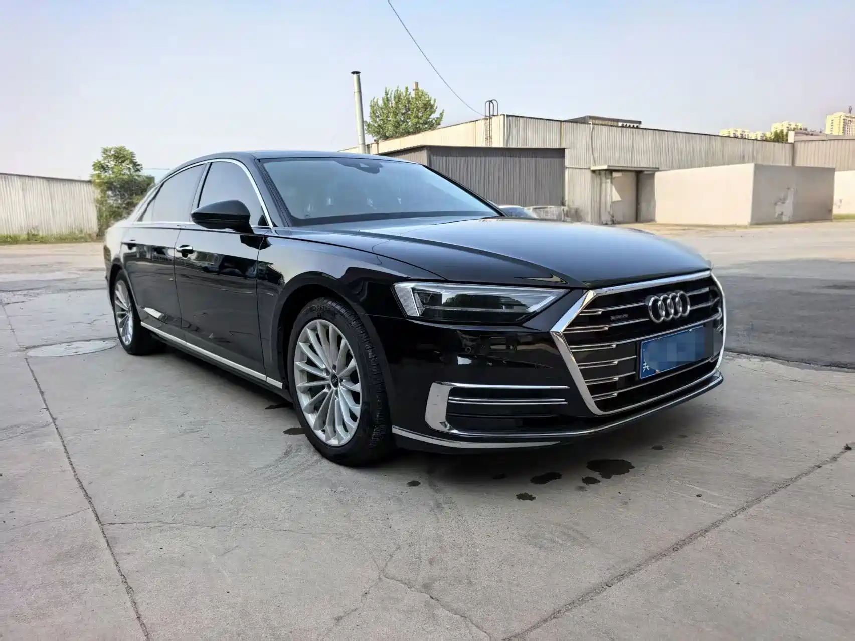 Фото 3 - Audi A8