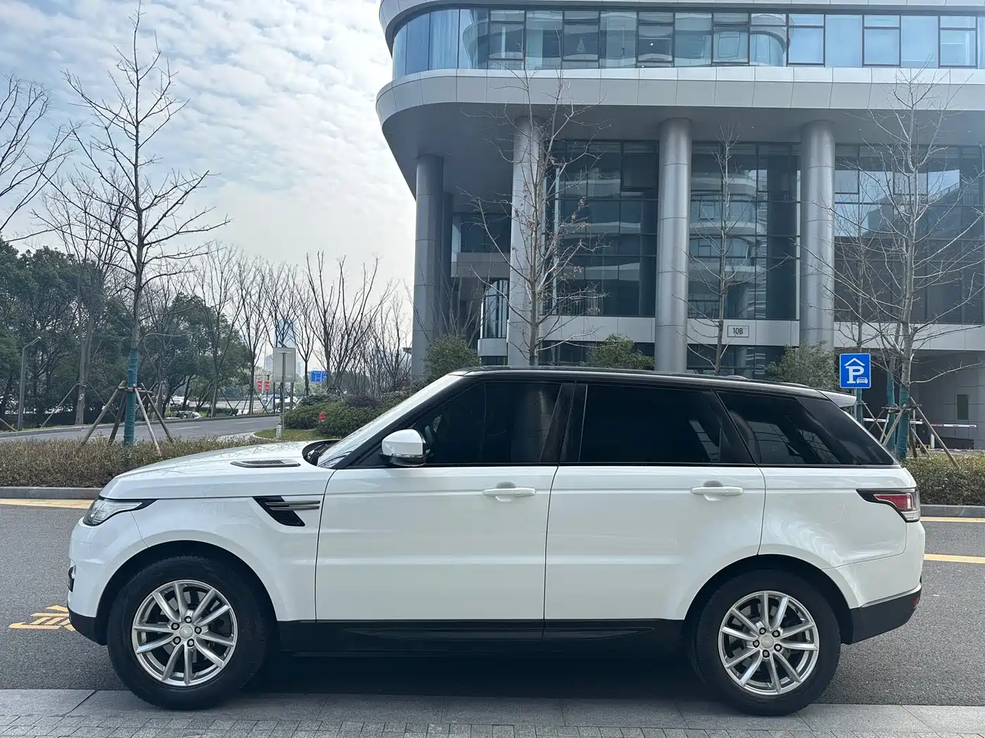 Land Rover Range Rover Sport 2015 3.0 SC V6 HSE DYNAMIC фото 4