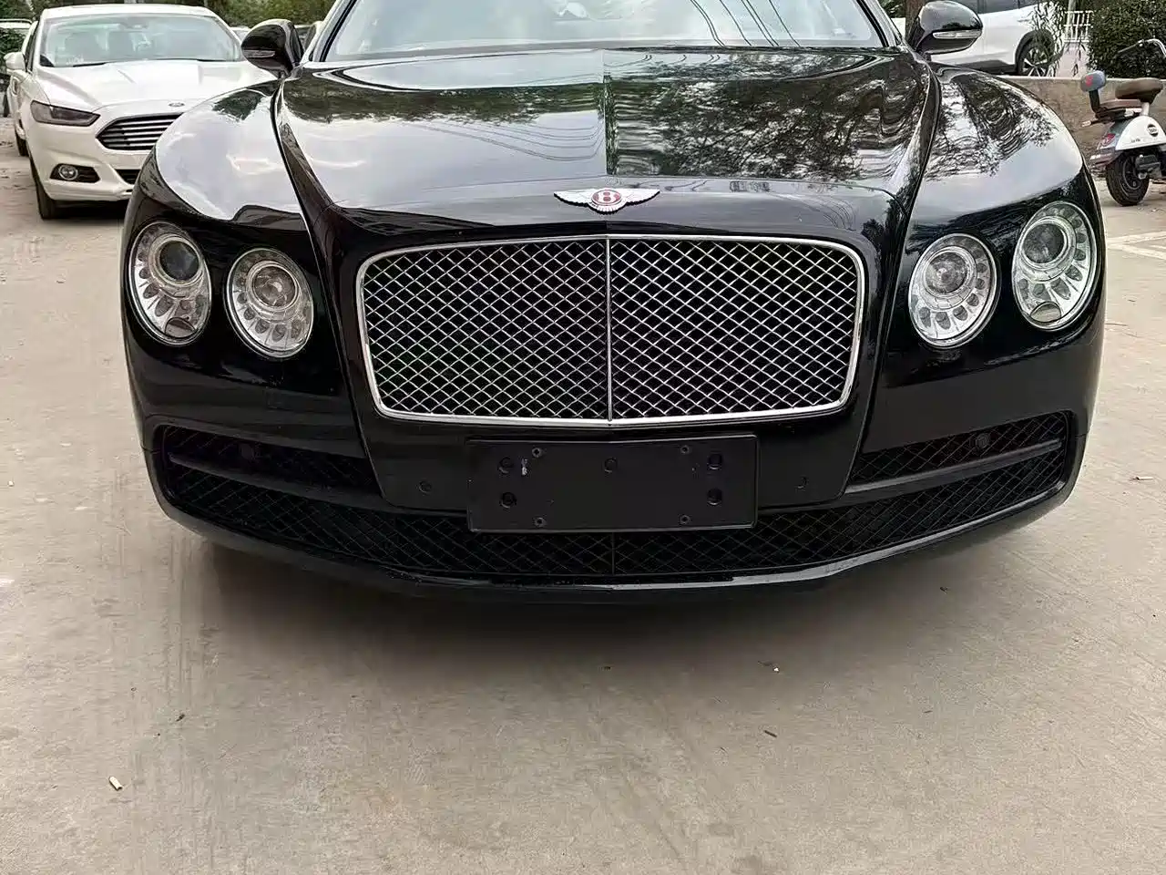 Photo 2 - Bentley Flying Spur