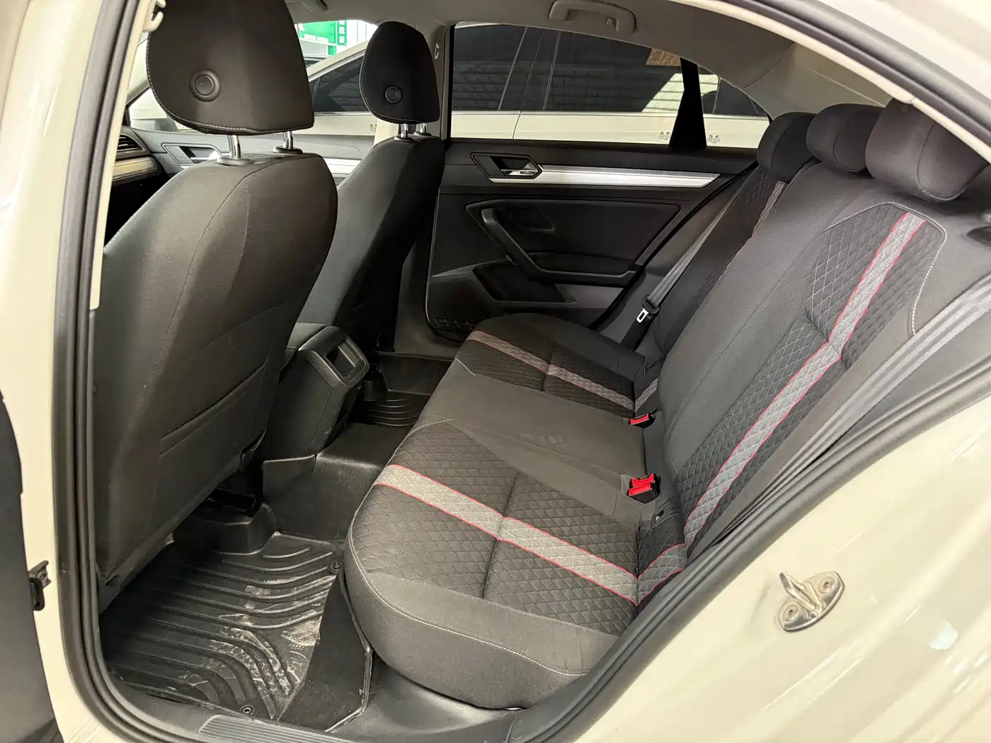 Volkswagen Lamando 2021 230TSI DSG Fashion Edition фото 9
