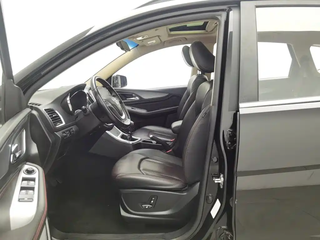 Baojun 560 2016 2016 1.8L Manual Luxury