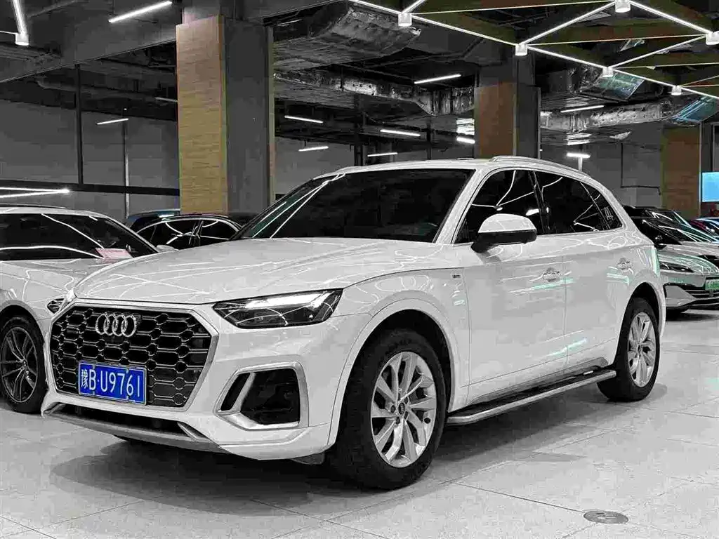 Photo 1 - Audi Q5L