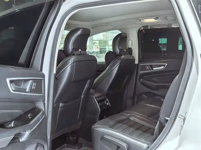 Ford Edge 2018 EcoBoost 245 FWD Luxury 7-seater China V — фото 5