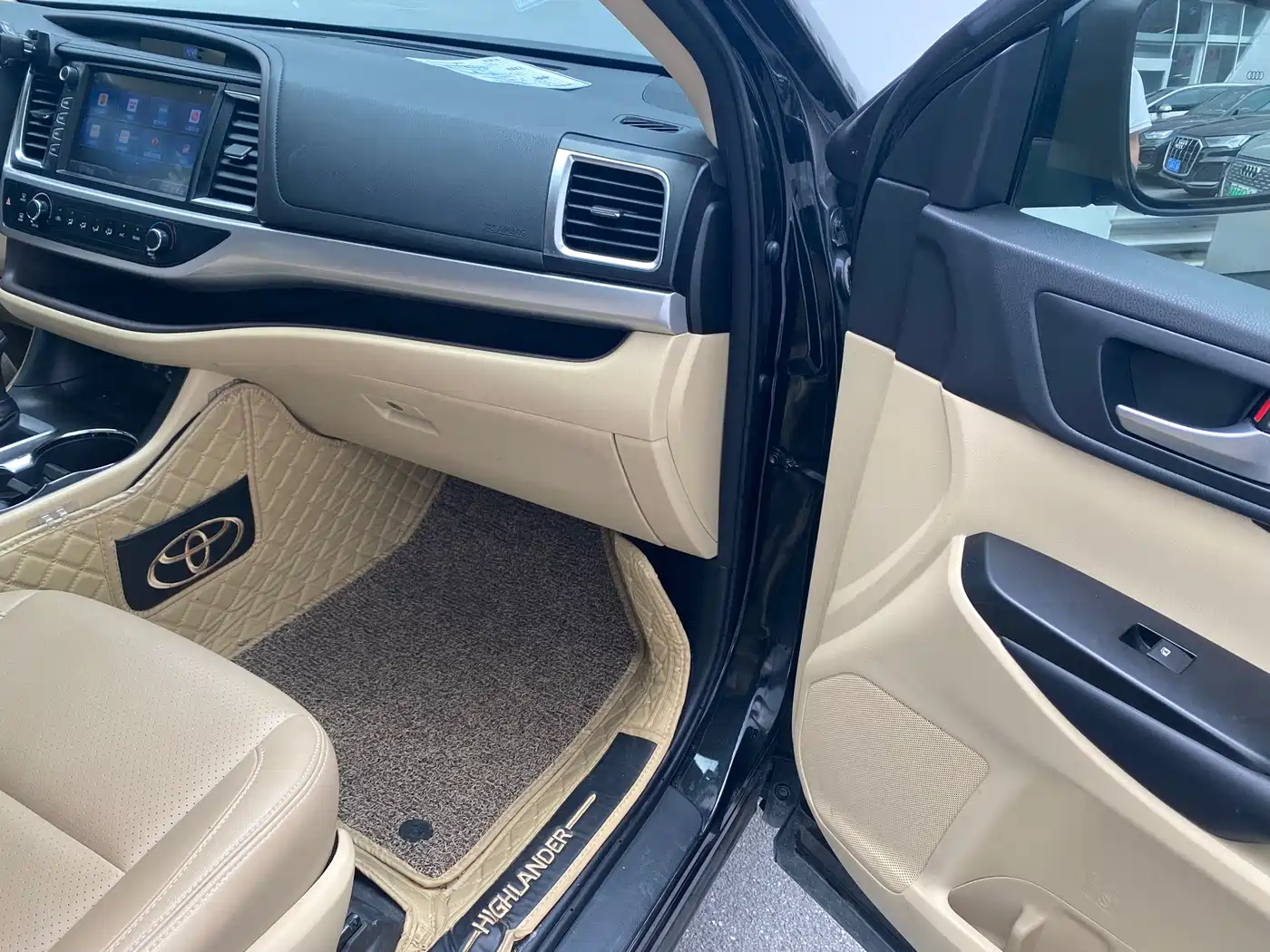 TOYOTA HIGHLANDER