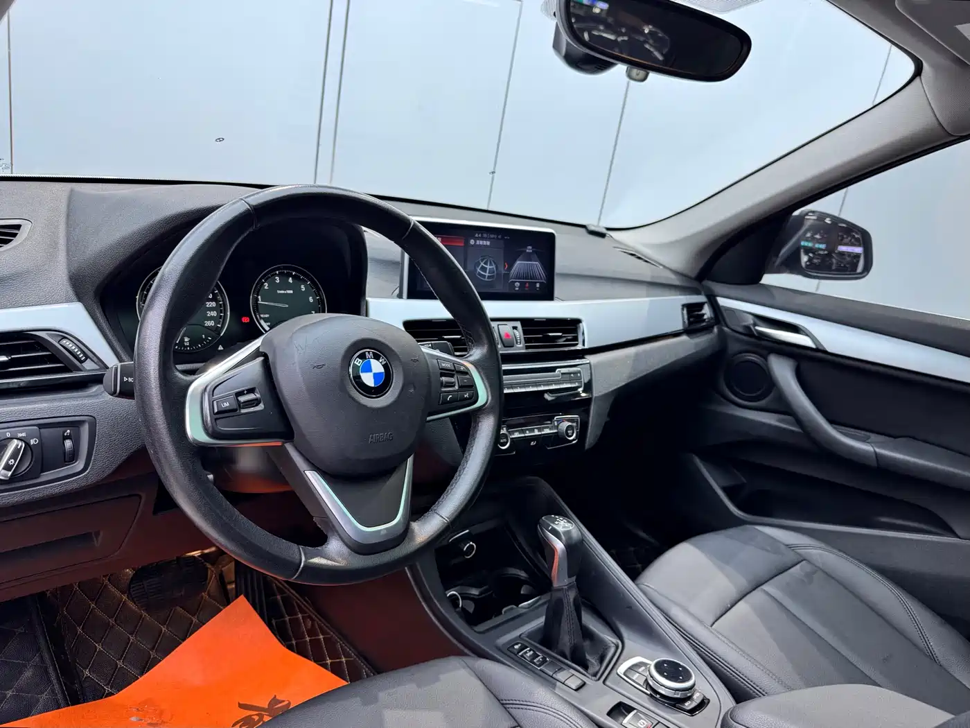 BMW X1 2019 sDrive20Li Leading Model фото 7