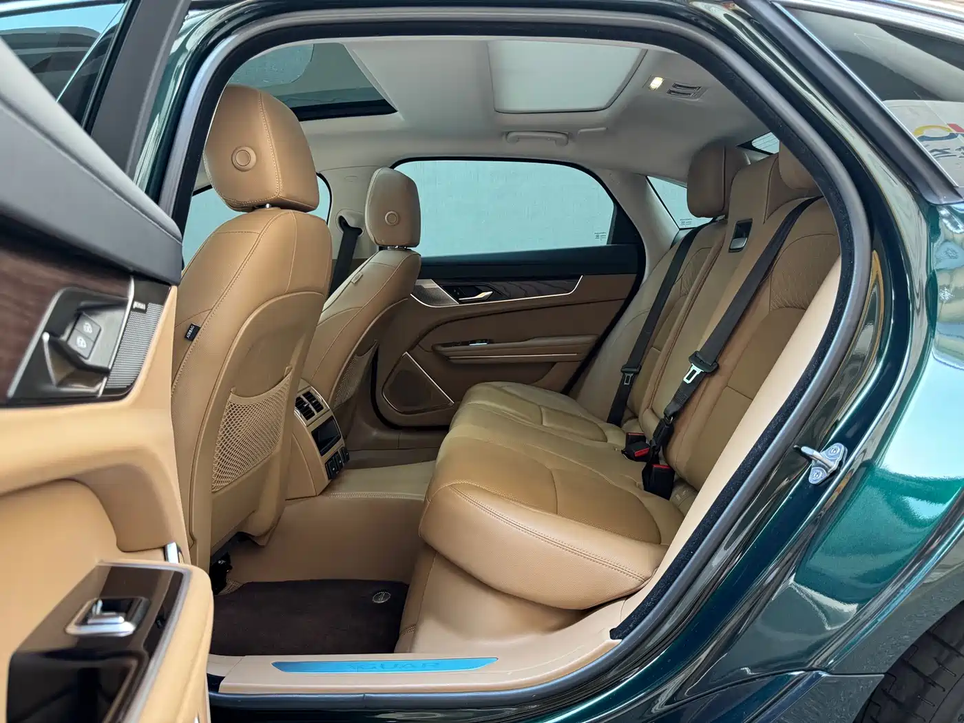 Jaguar XFL 2026 2025 2.0T P250 FWD Luxury Edition