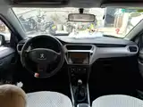Photo 10 - Peugeot 301