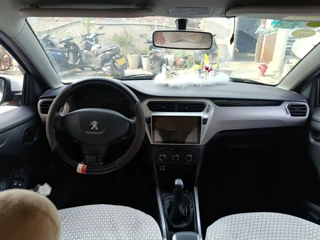 Photo 10 - Peugeot 301