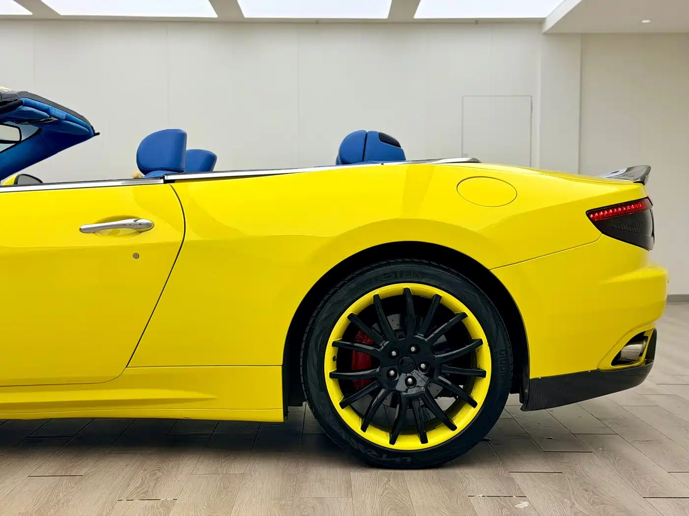 Maserati GranCabrio 2012 4.7L Sport фото 15