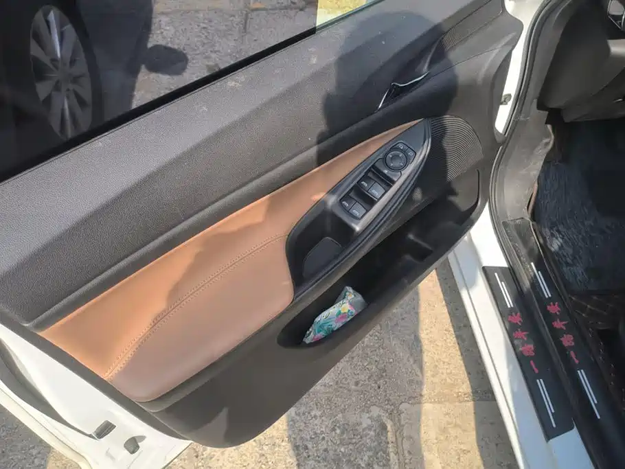 Buick GL6 2023 2021 323T Mild Hybrid Connected Luxury