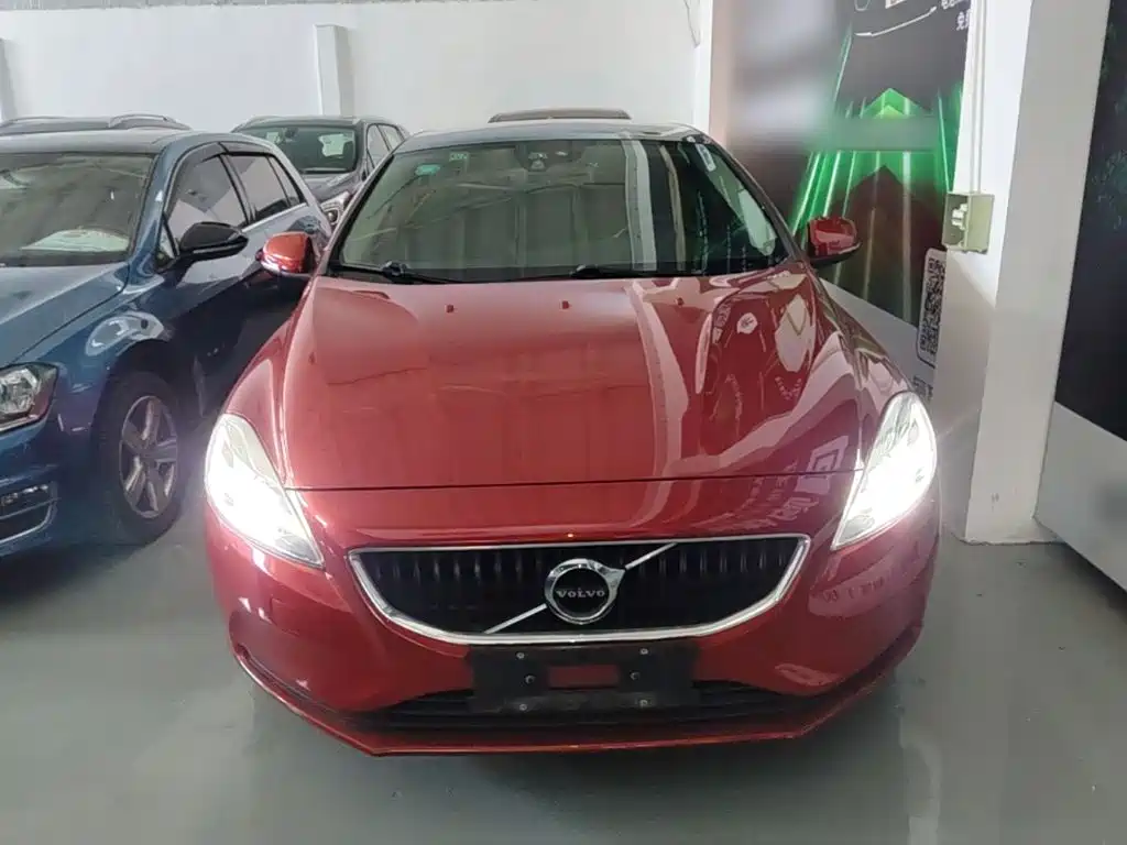Photo 3 - Volvo V40
