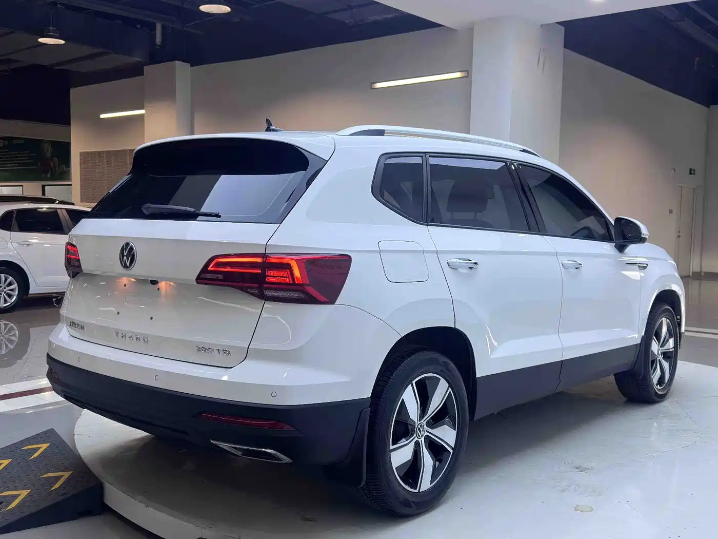 Volkswagen Tharu 2022 280TSI 2WD Comfort фото 5