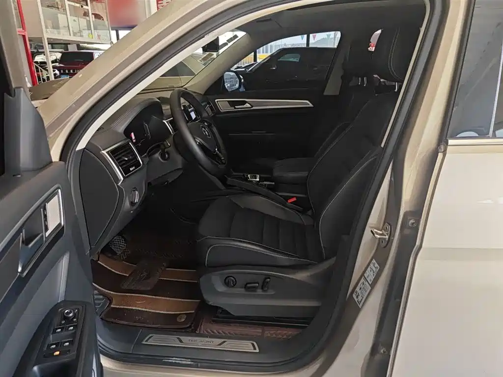 Volkswagen Teramont 2020 380TSI 4WD Luxury Edition China VI фото 21