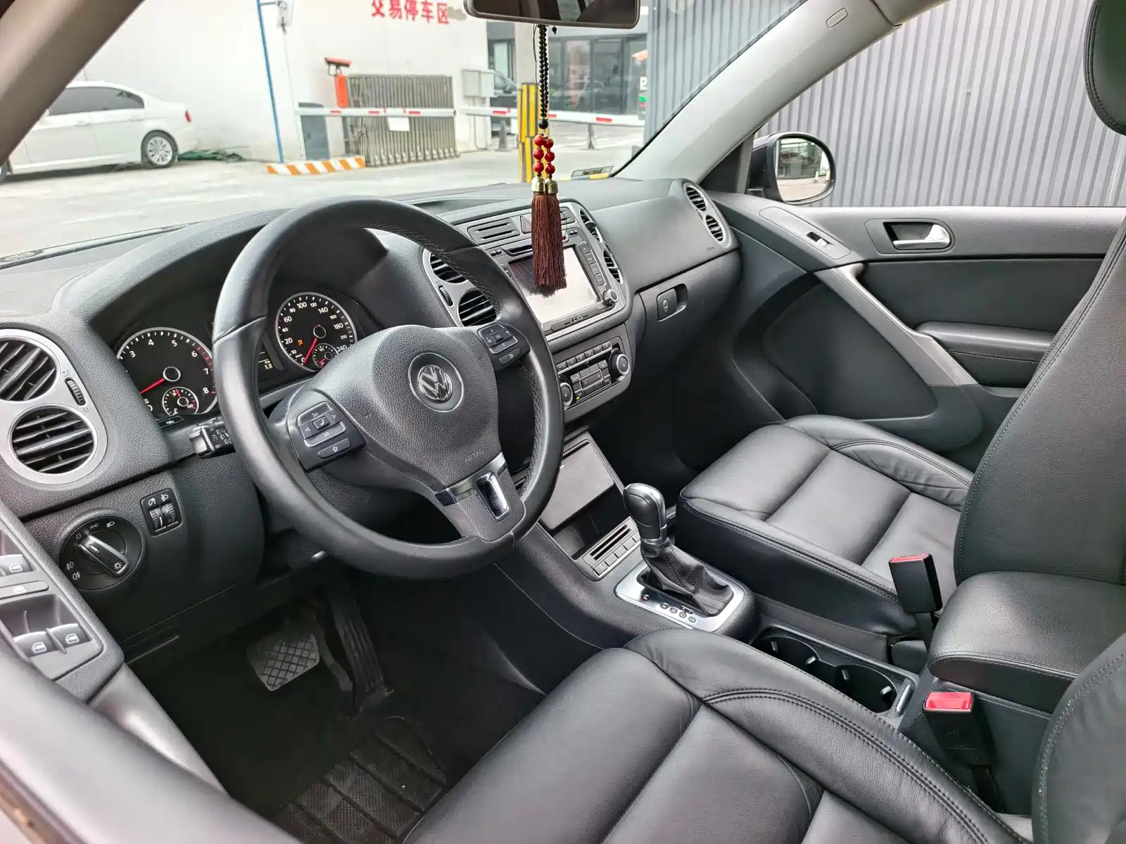 صورة 10 - Volkswagen Tiguan