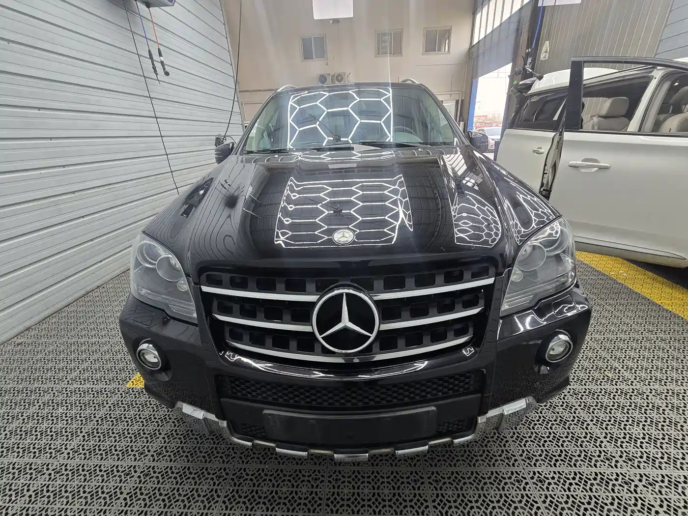 Mercedes-Benz M-Class AMG 2011 AMG ML 63 фото 9