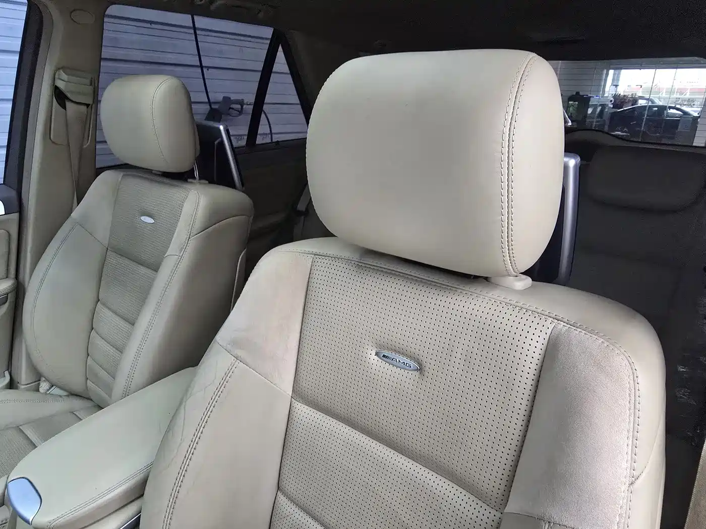 Mercedes-Benz M-Class AMG 2011 AMG ML 63 фото 12