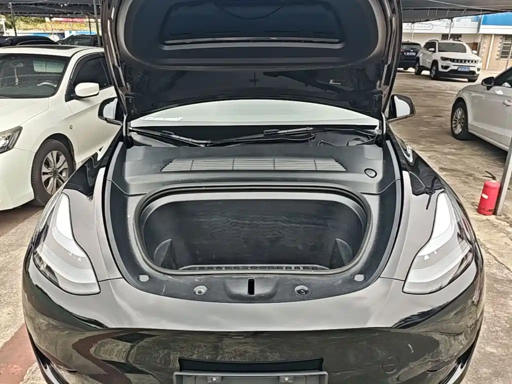 Фото 20 - Tesla Model Y