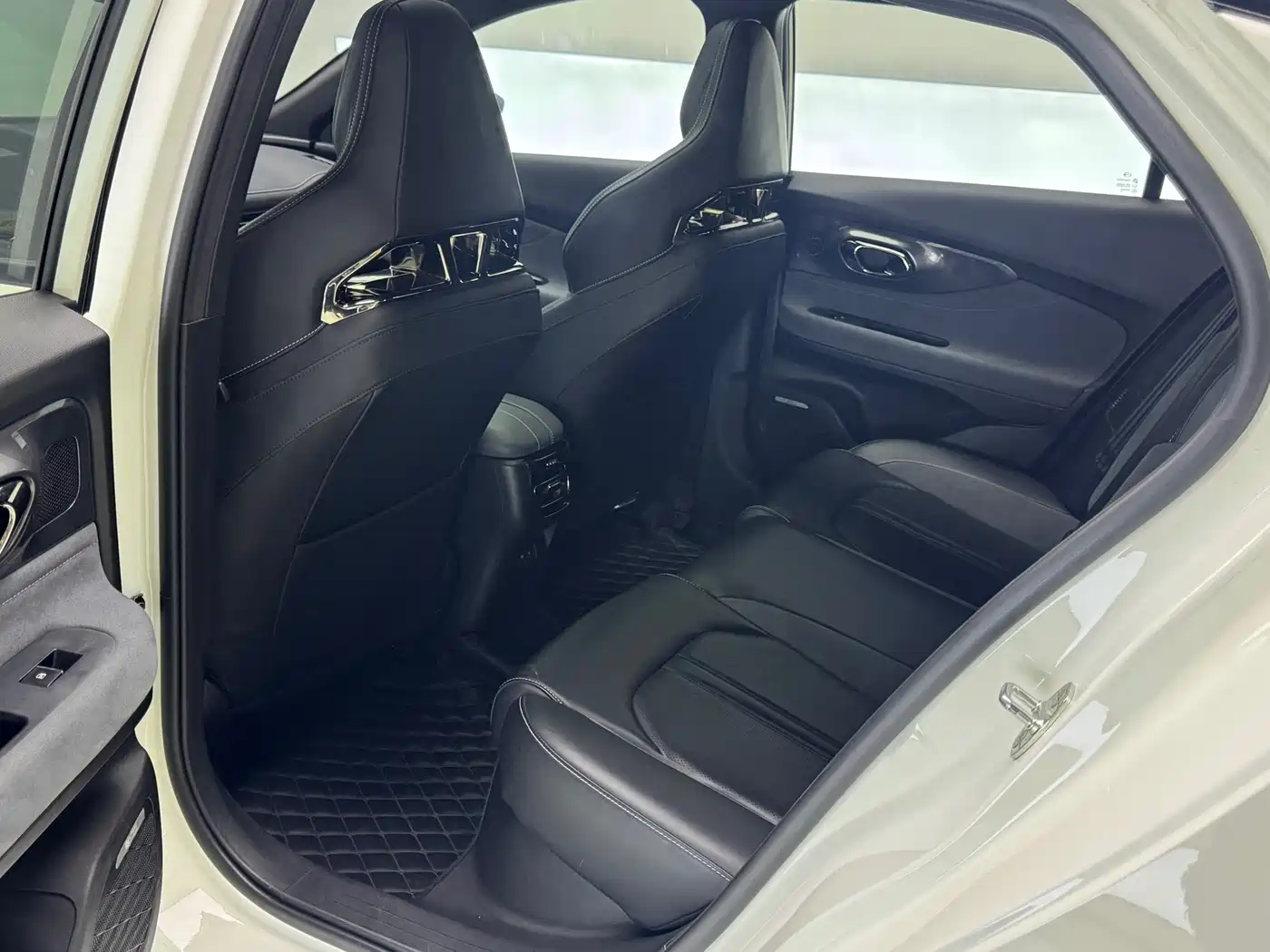 GAC Trumpchi Trumpchi Emkoo 2024 Model 400T Auto Shadow Leopard R PRO Edition фото 5
