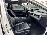 Фото 14 - Lexus RX