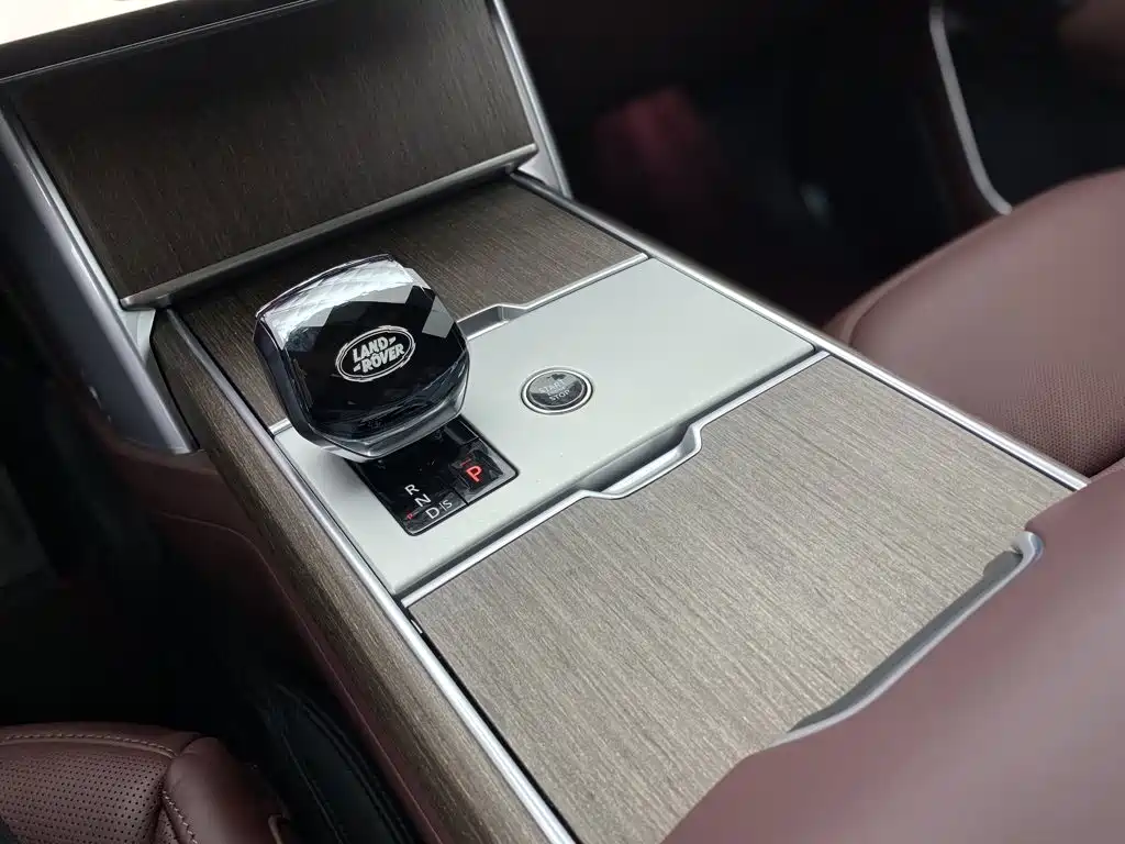 Photo 23 - Land Rover Range Rover