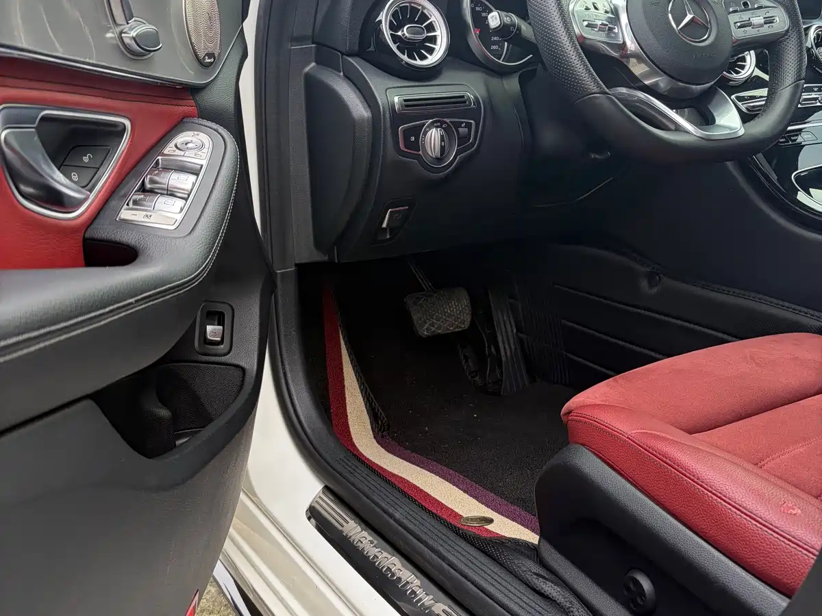 Фото 14 - Mercedes-Benz C-Class