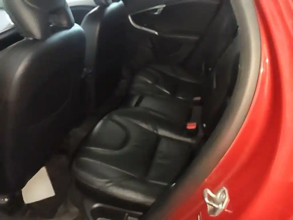 Photo 17 - Volvo V40