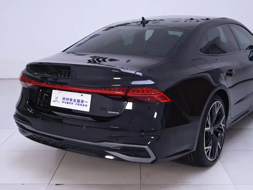 صورة 8 - Audi A7L