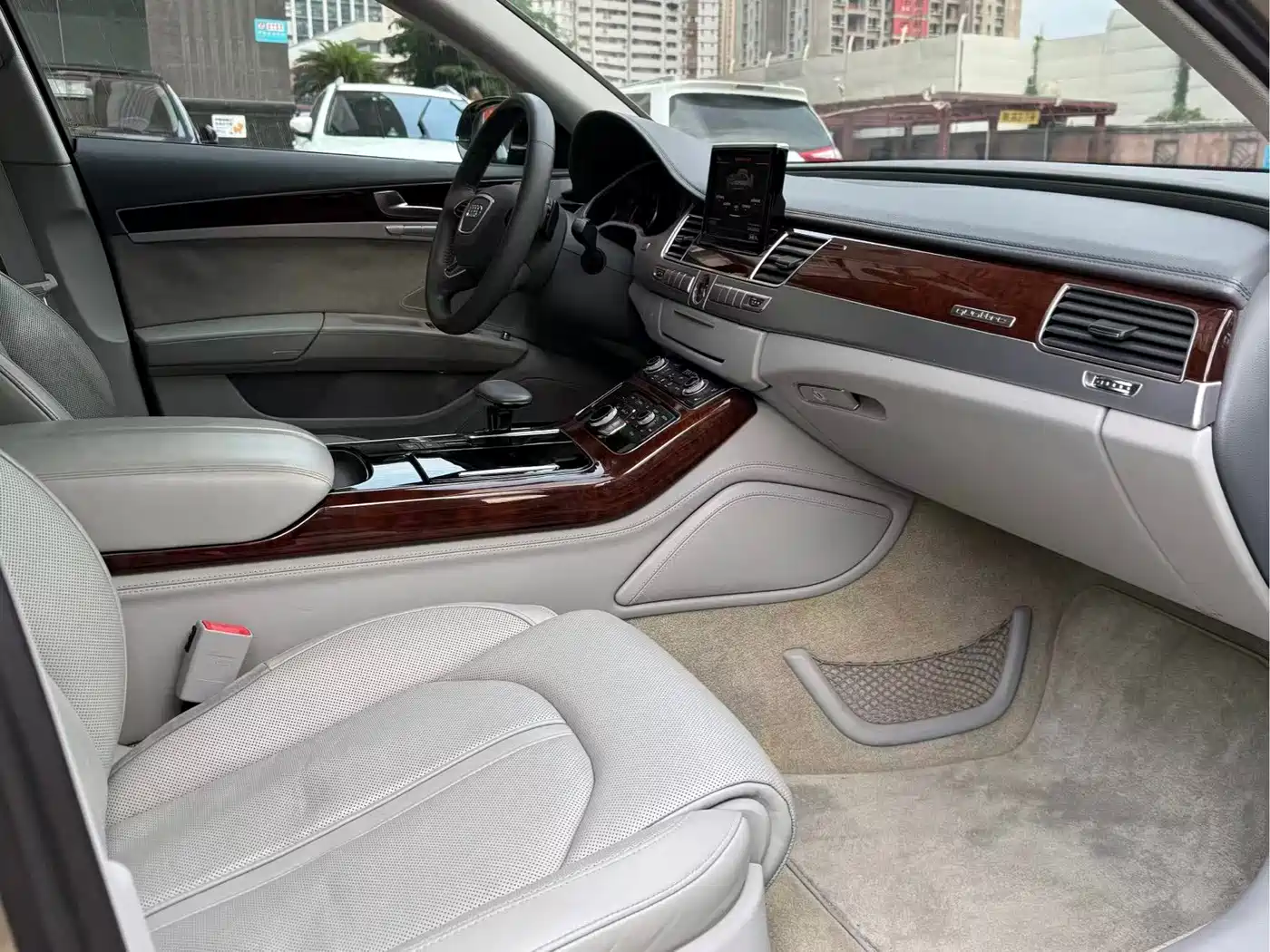 Audi A8 2012 A8L 45 TFSI quattro Luxury фото 6