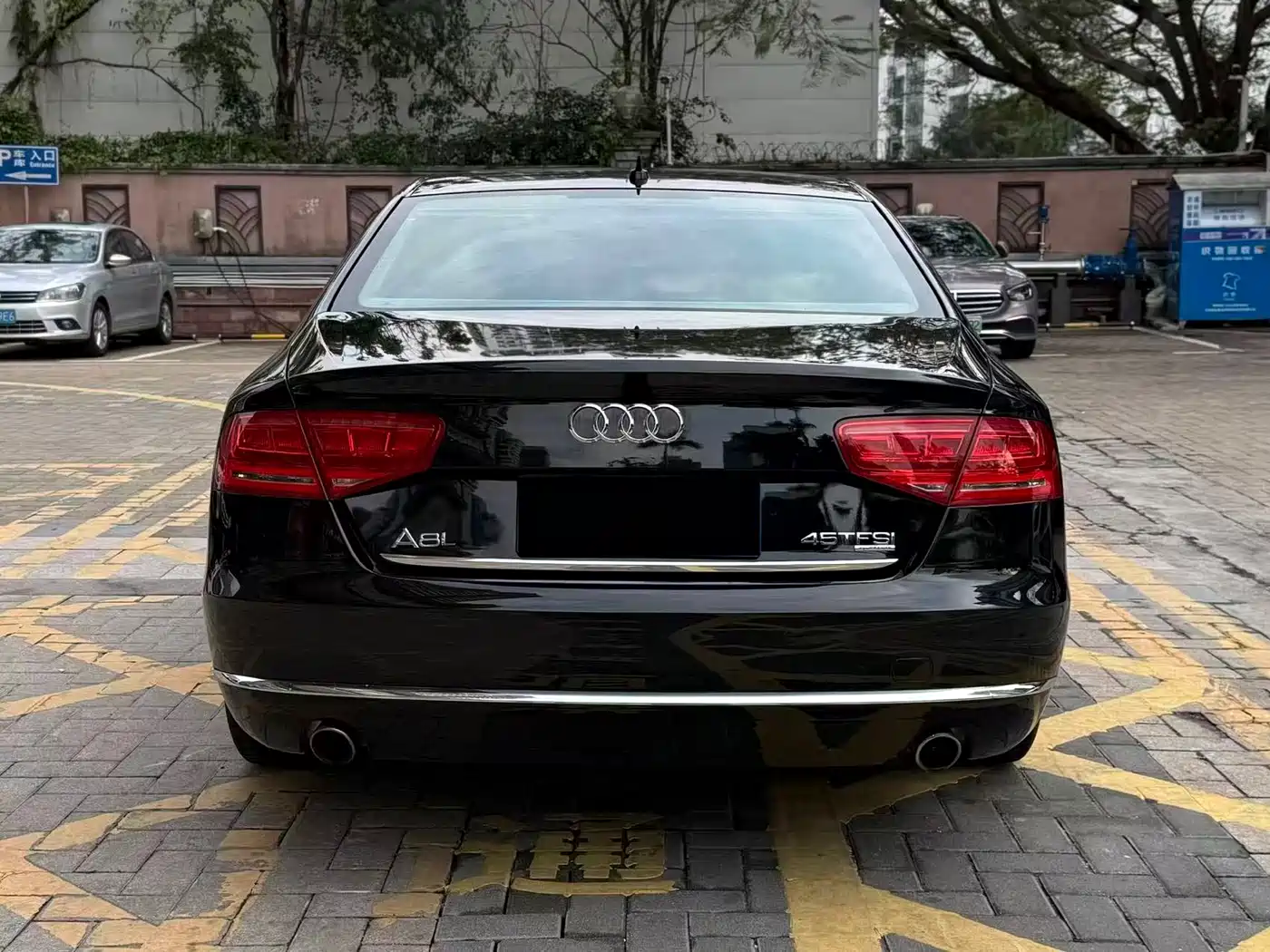 Audi A8 2012 A8L 45 TFSI quattro Luxury фото 10
