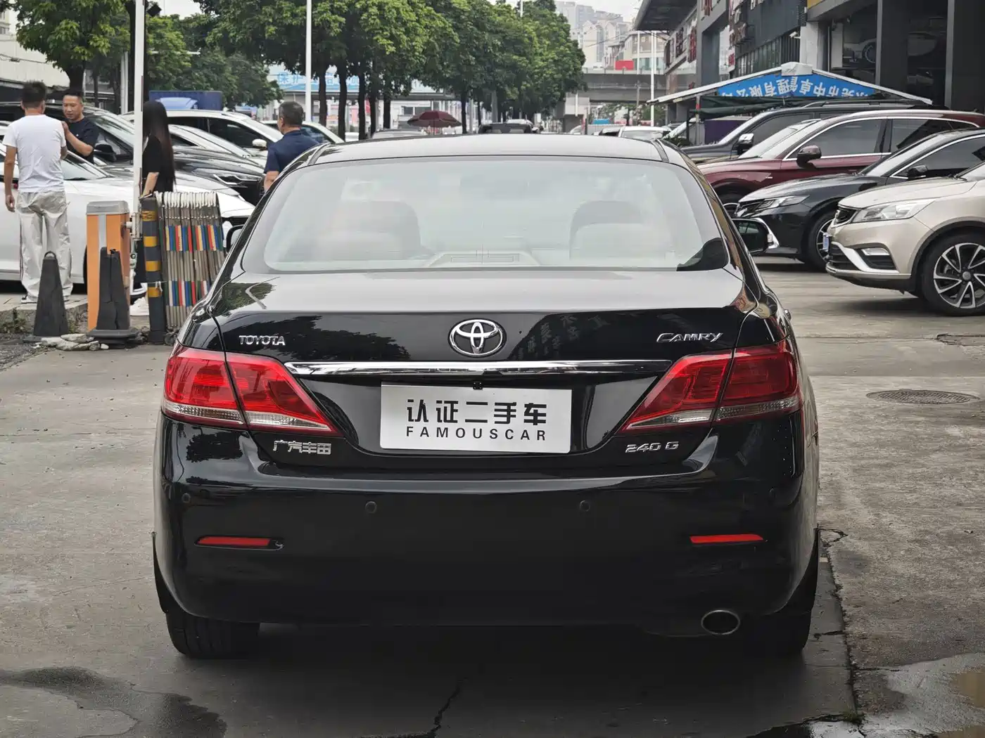 Фото 8 - Toyota Camry