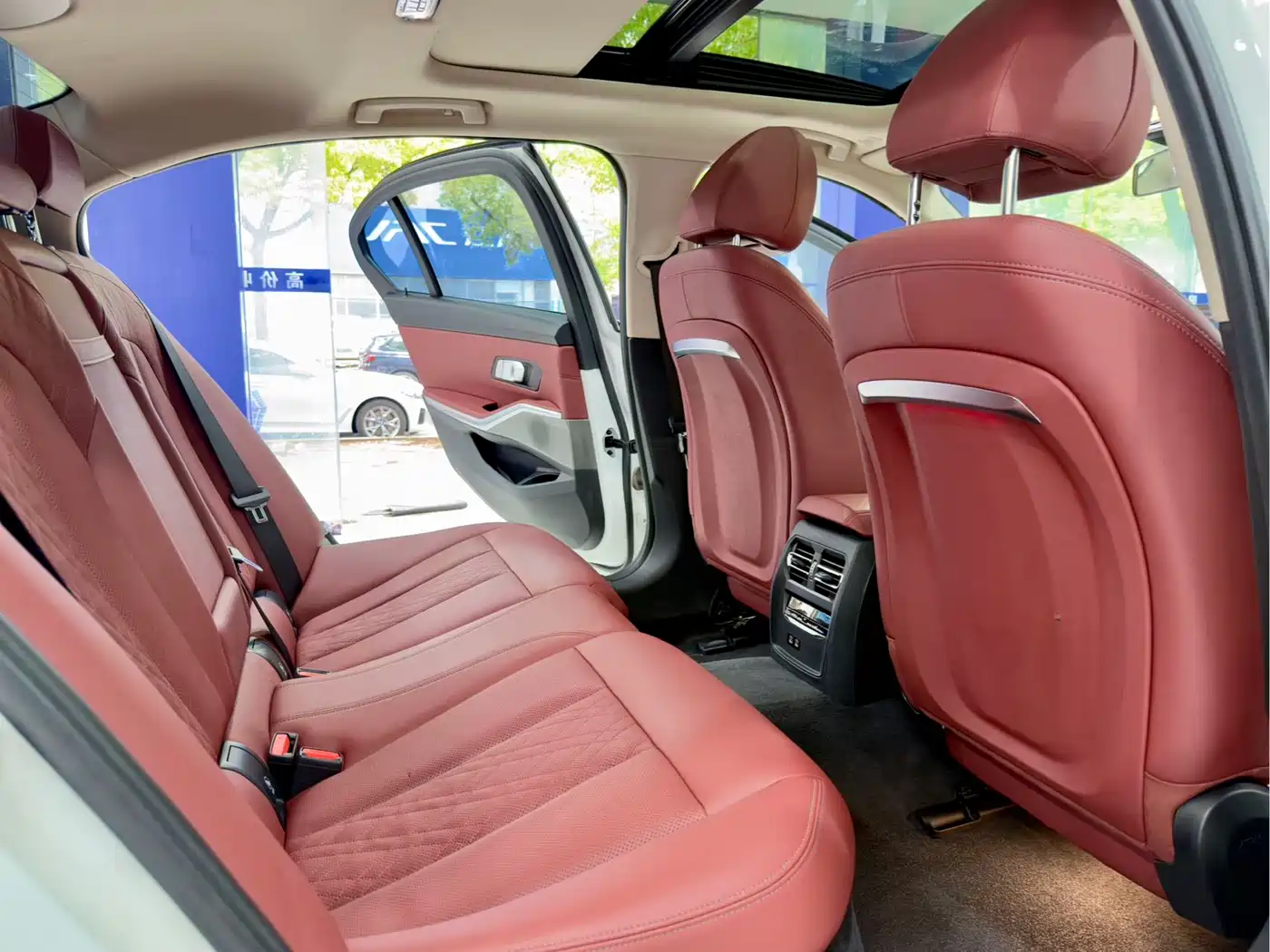 BMW i3 2022 eDrive 35 L фото 14