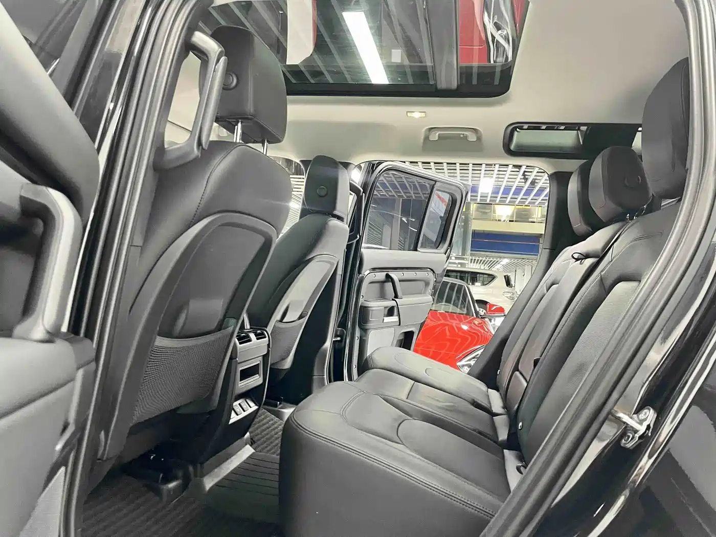 Land Rover Defender 2025 2024 110 3.0T P400 XS