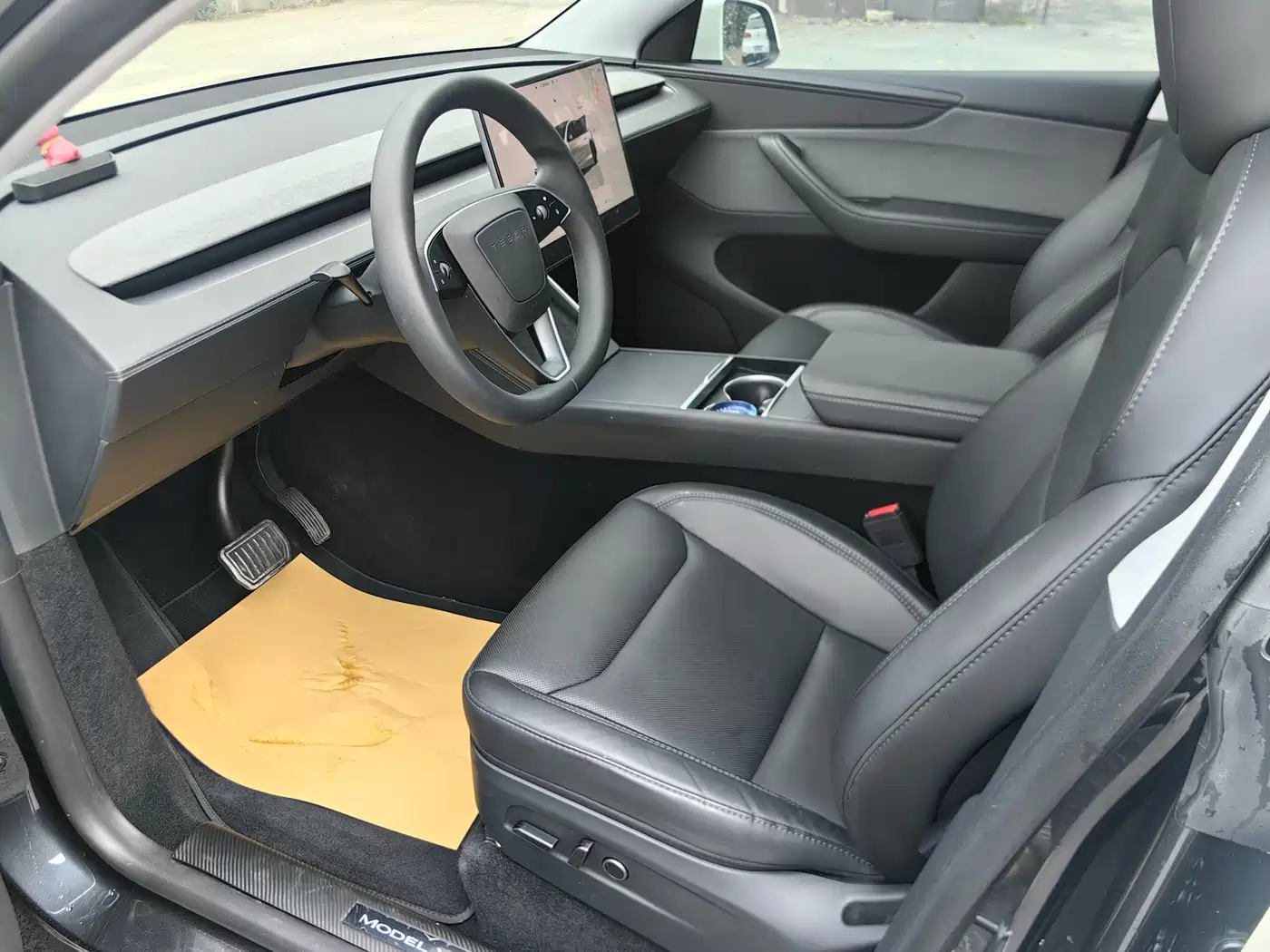 Tesla Model Y 2025 Rear-Wheel Drive фото 4
