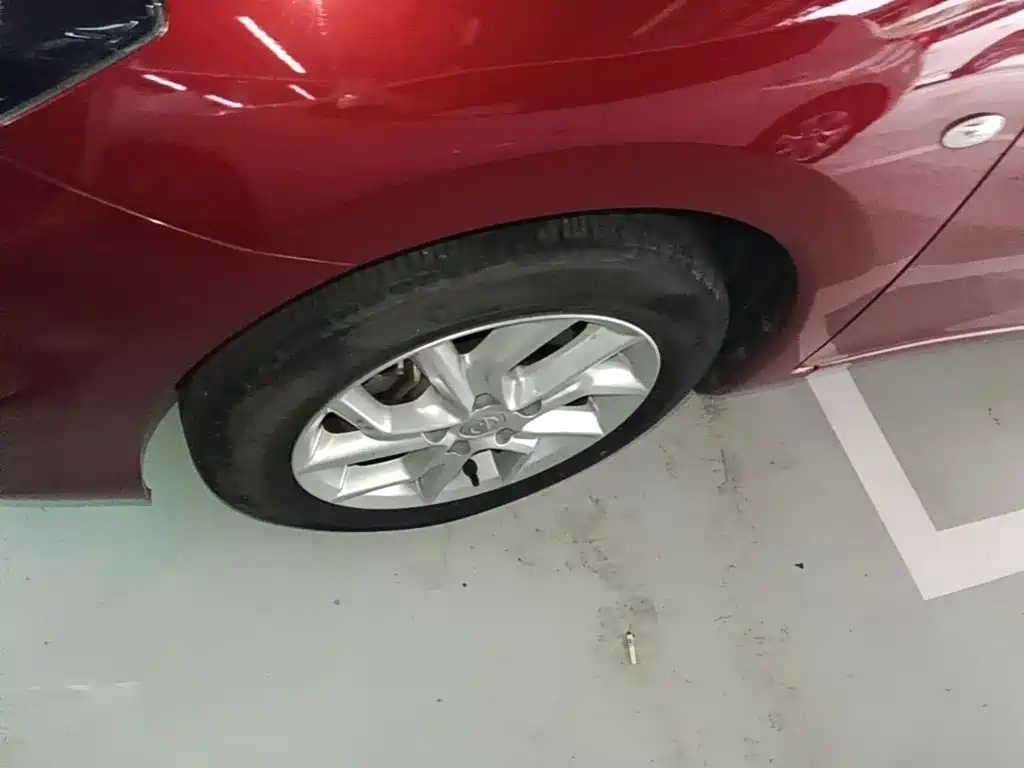 Фото 23 - Nissan Tiida