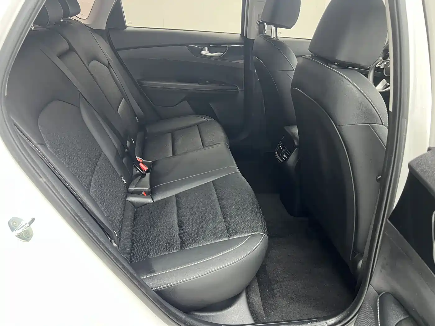 Kia K3 2021 1.5L CVT Fashion Edition фото 9