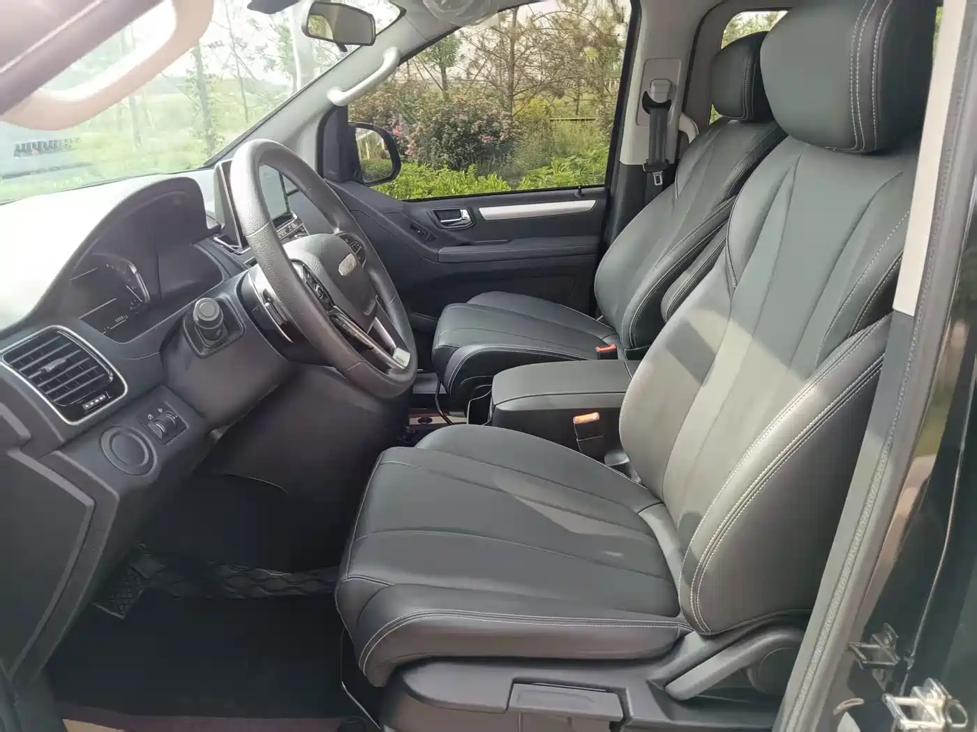 Maxus G20 2024 2023 ES 2.0T Gasoline Automatic Premium Edition