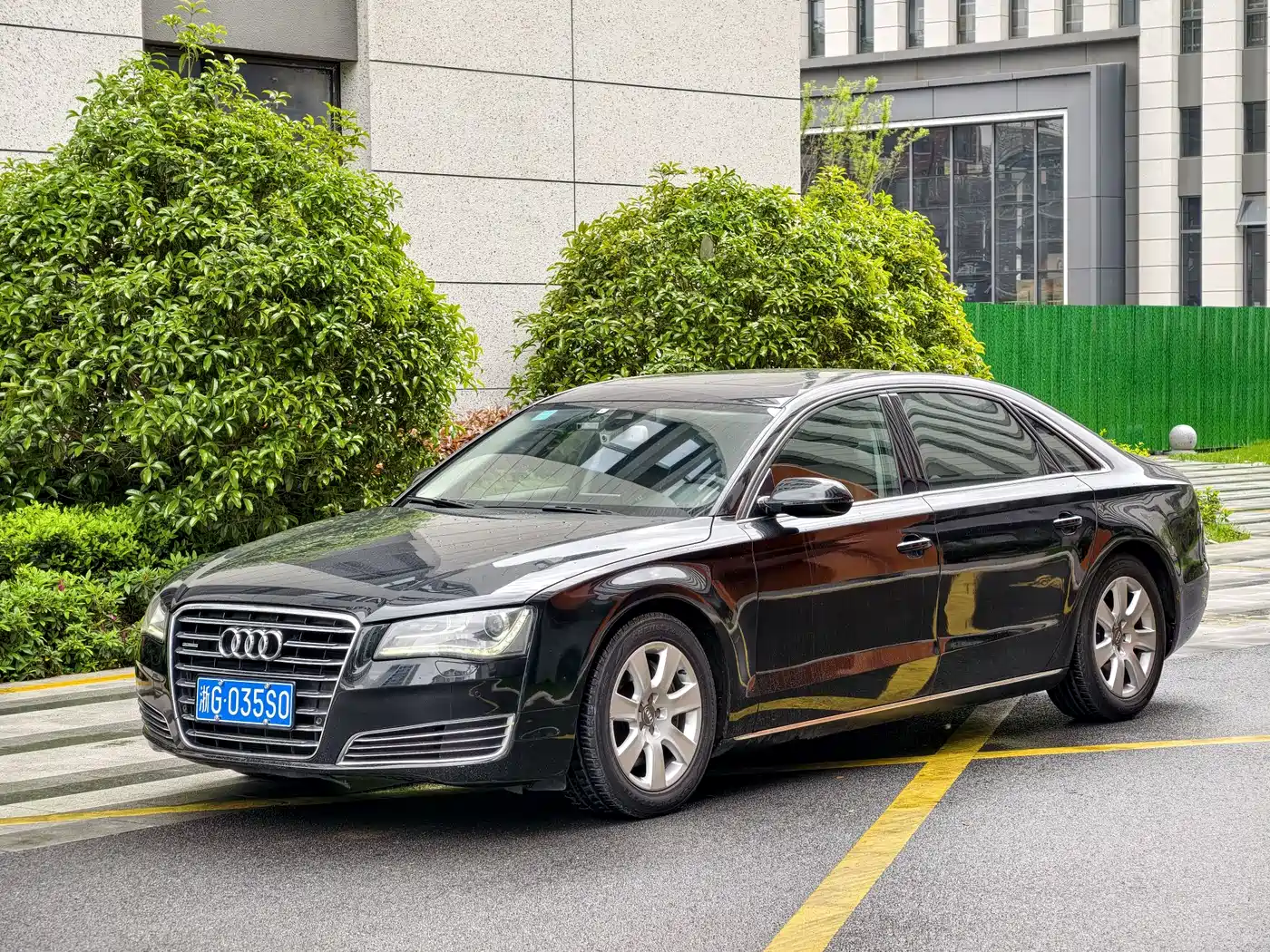 Audi A8 2012 A8L 45 TFSI quattro Comfort фото 3