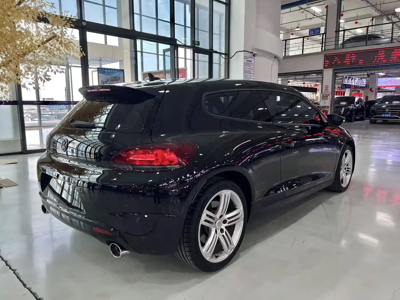 Volkswagen Scirocco 2011 Model R 2.0TSI фото 7