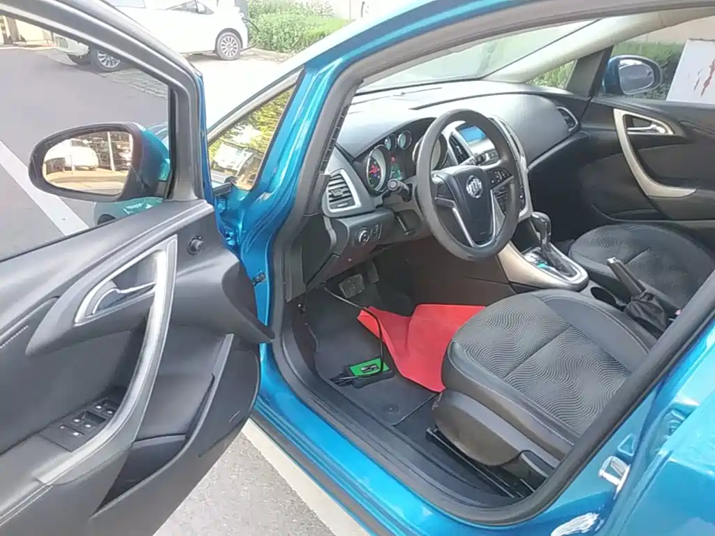 Фото 16 - Buick Excelle