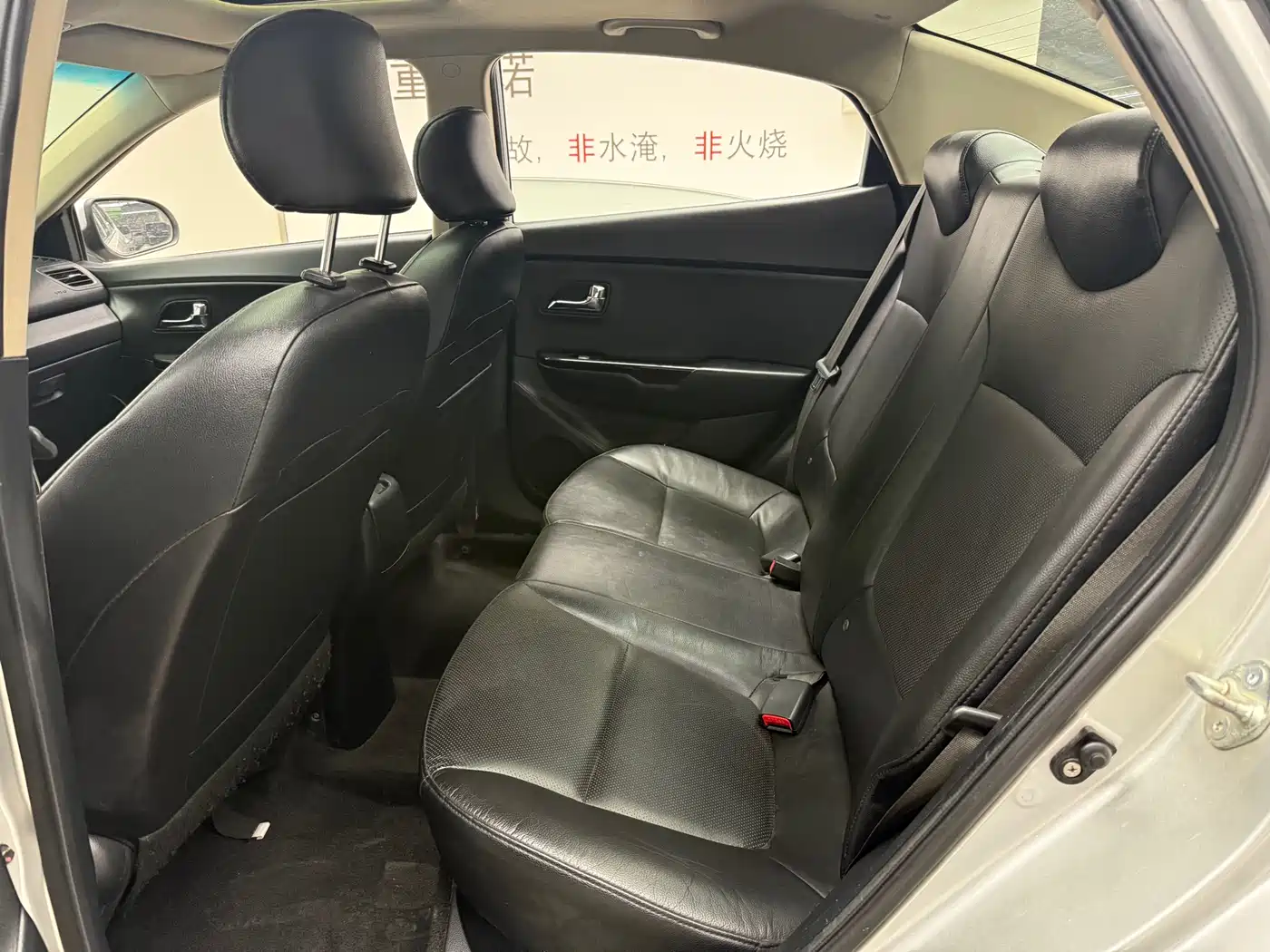 Kia K2 2012 Sedan 1.6L AT Premium ECO Commemorative Edition фото 4