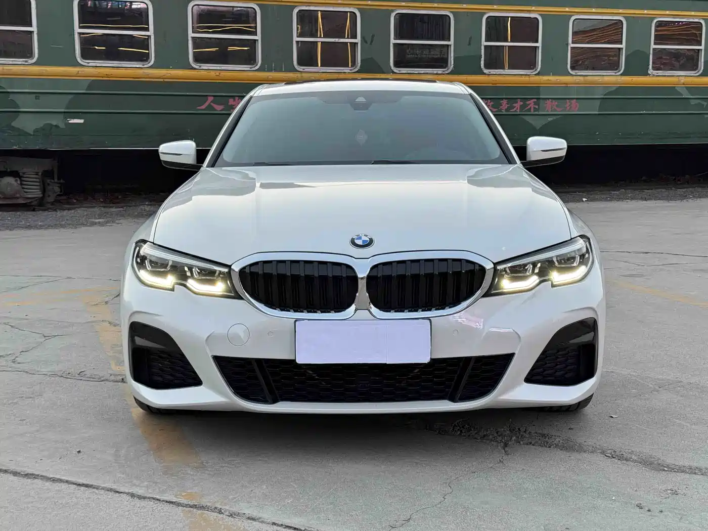 BMW 3 SERIES
