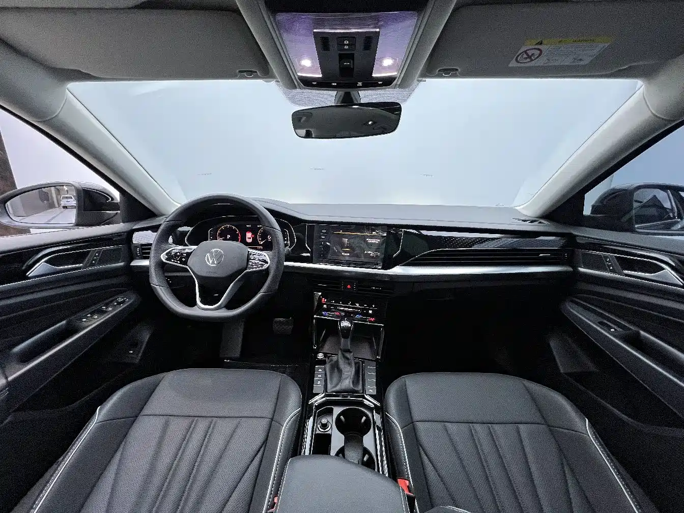 Volkswagen Passat 2024 380TSI Starlight Dragon Soaring Edition фото 8