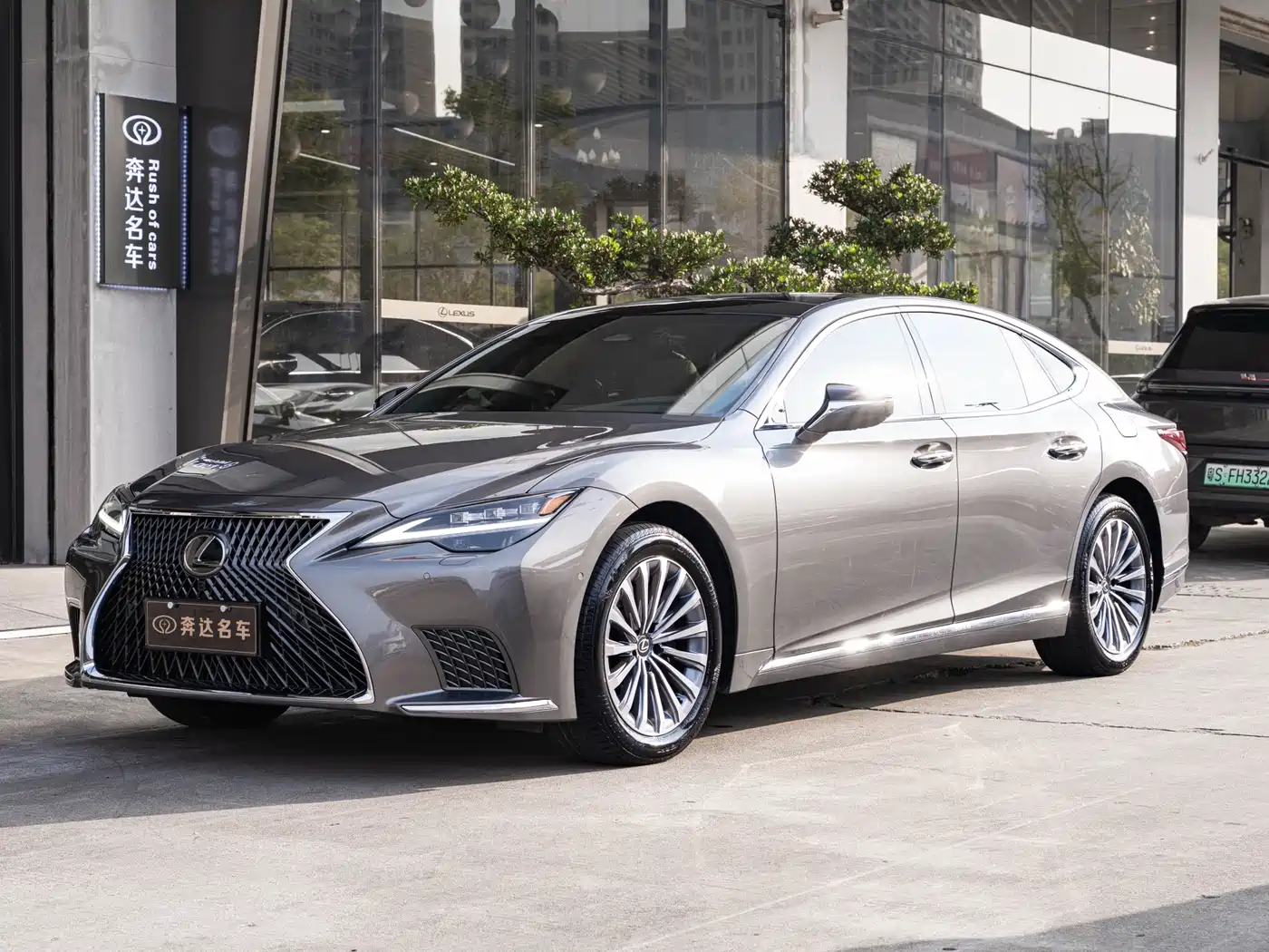 2025 Lexus LS