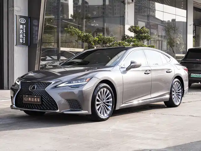 Lexus LS